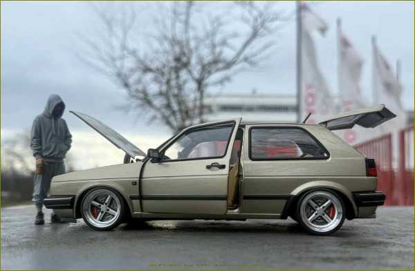1:18 VW Golf II CL Bauj.1988 Beige Metallic + Metall Modell + OVP